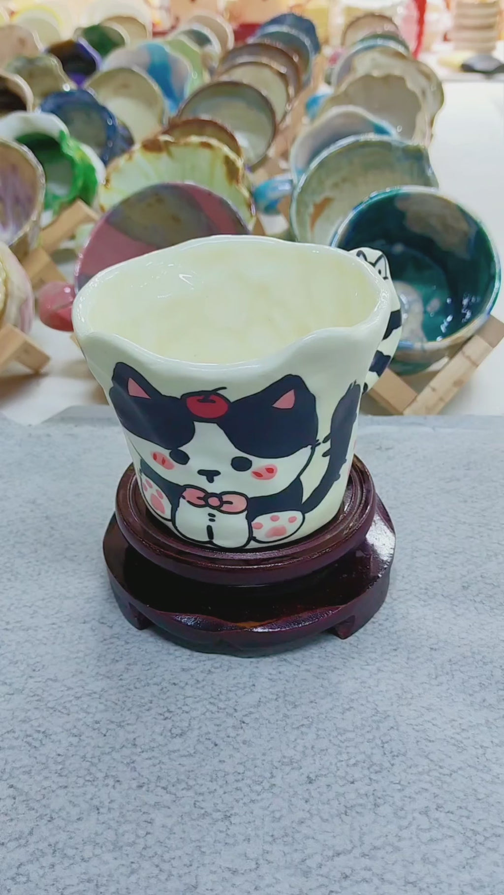 Whiskerberry Charm – Handcrafted Jingdezhen Cat Mug